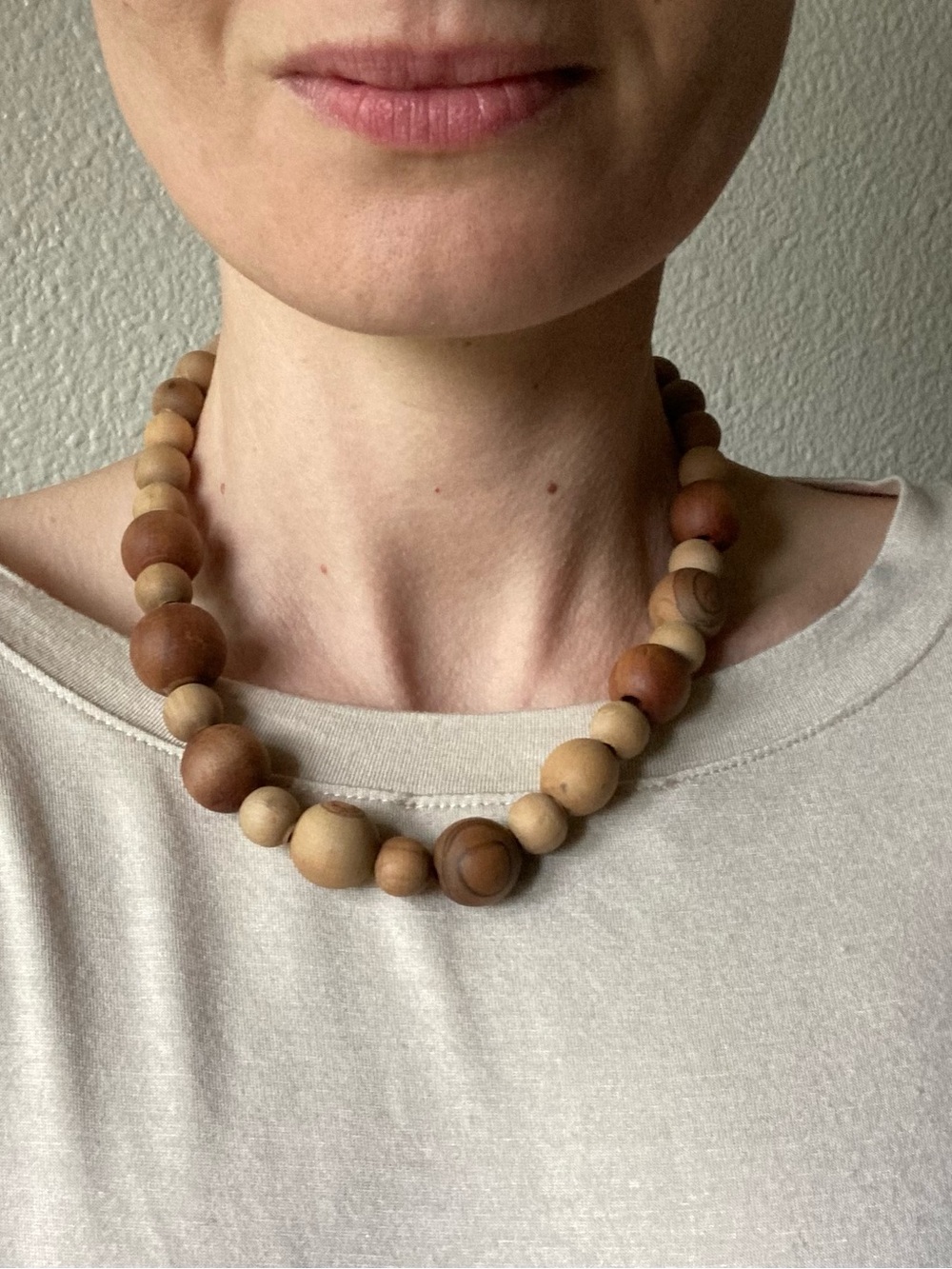 Natural Wooden Bead Necklace - - Picture 2 of 8